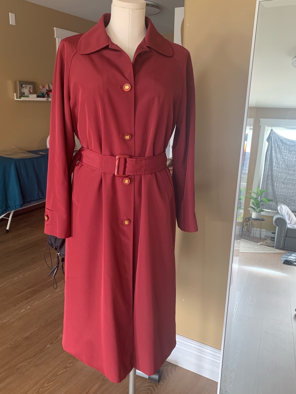 Vintage Women's burgundy Belted Trench jacket